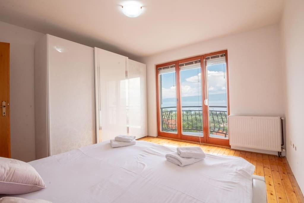 Casa Farmak - 4 Bedroom Lux Apartment With Infinity Pool & Lake View Ohrid Eksteriør billede