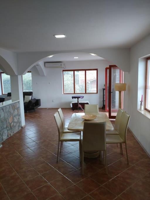 Casa Farmak - 4 Bedroom Lux Apartment With Infinity Pool & Lake View Ohrid Eksteriør billede