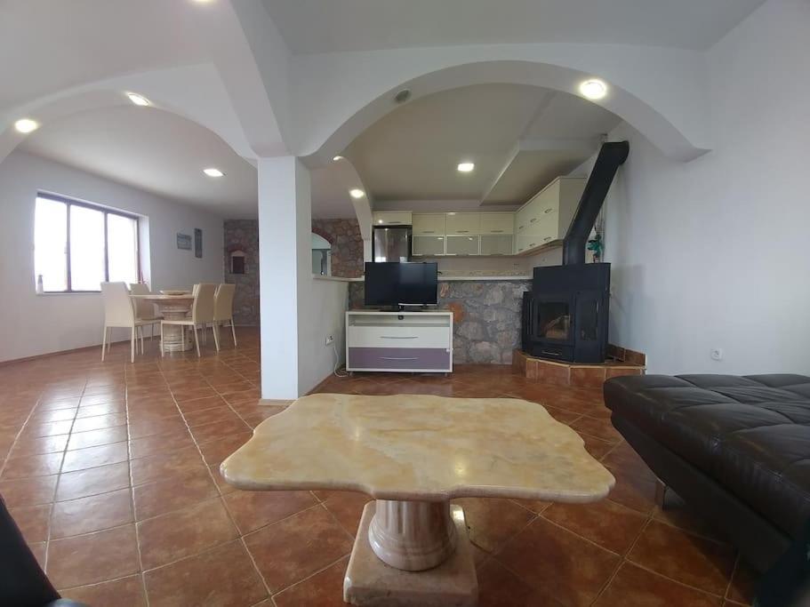Casa Farmak - 4 Bedroom Lux Apartment With Infinity Pool & Lake View Ohrid Eksteriør billede