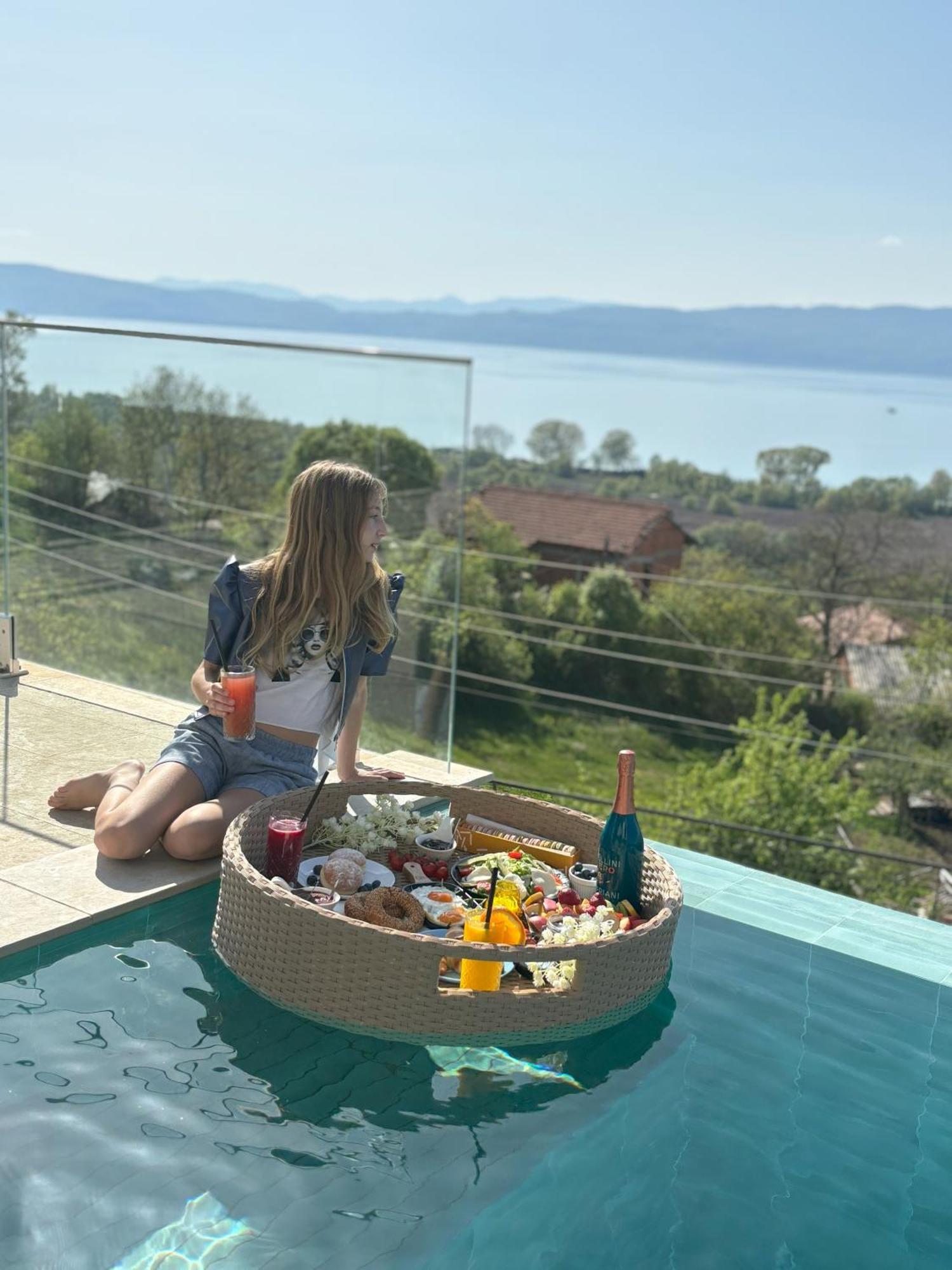 Casa Farmak - 4 Bedroom Lux Apartment With Infinity Pool & Lake View Ohrid Eksteriør billede